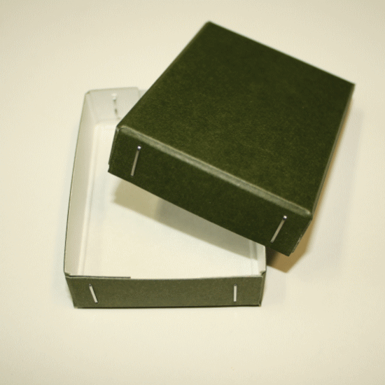 紙箱のセミオーダーメイド＿いろいろな色の箱製作事例5